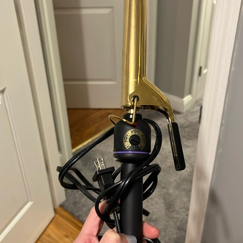 Hot tools curling iron. Works! 100% effective